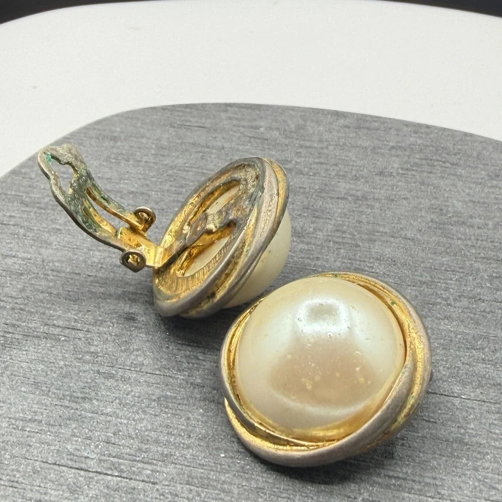 Chunky Cream Pearl Clip On Earrings Gold & Silver Tone Round Statement Fashion